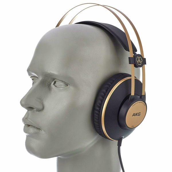 AKG K-92