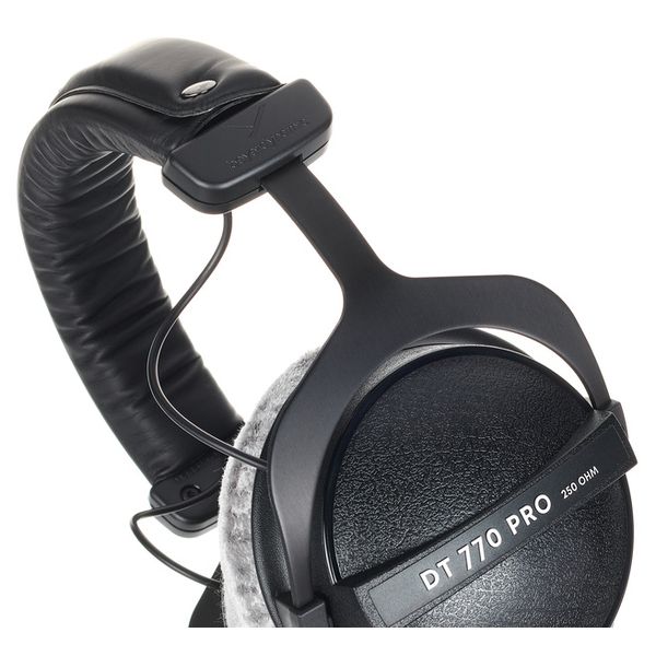 beyerdynamic DT-770 Pro 250 Ohm